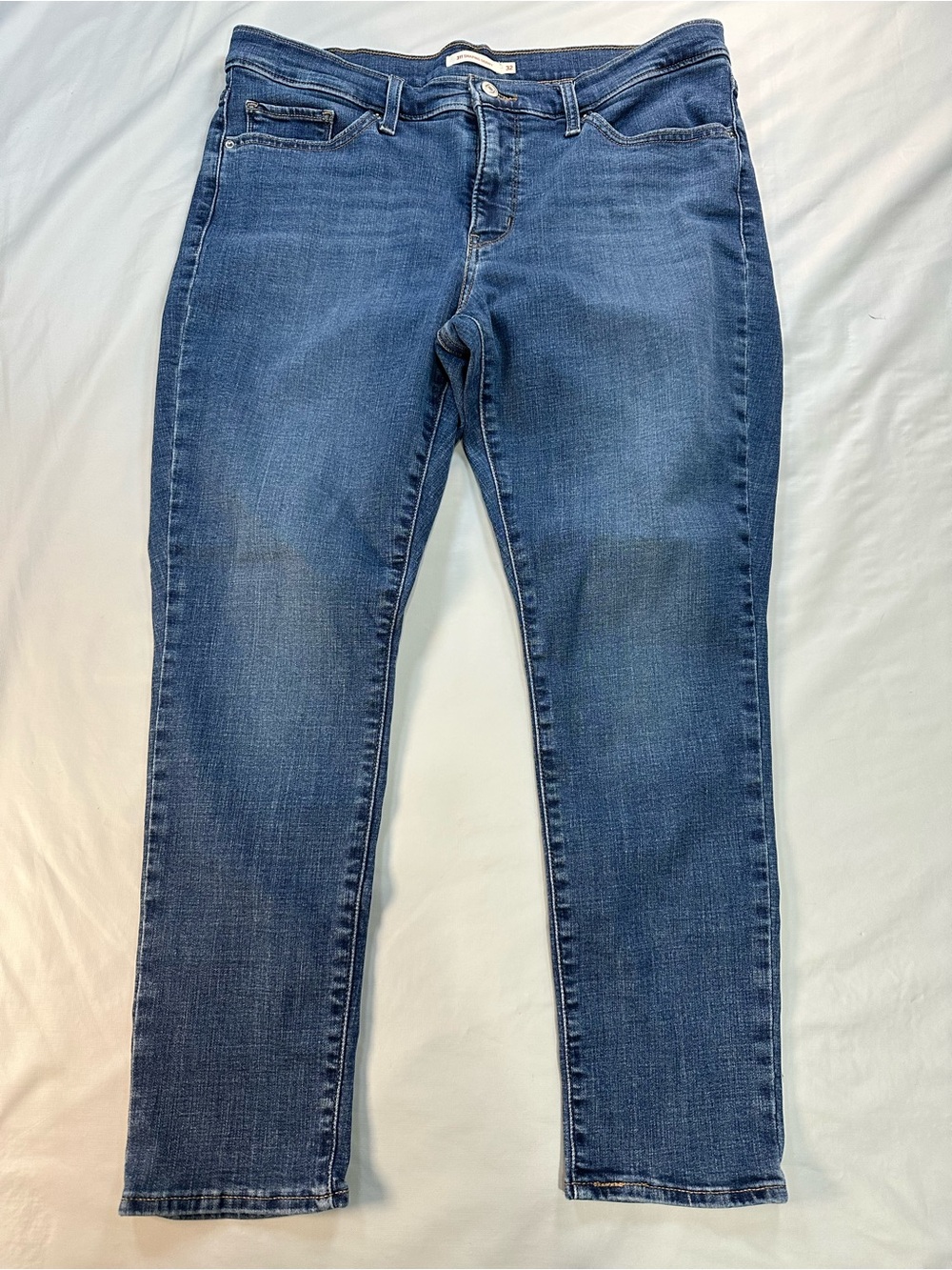 Levi's Women's 311 Shaping Skinny Jeans in Medium Blue Wash 32x28